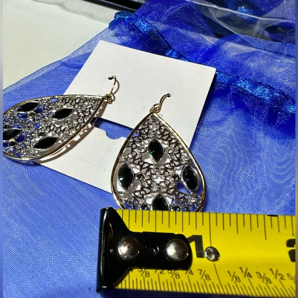 SWAROVSKI LACEWORK DANGLES - Picture 5 of 6